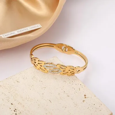 Elegant Leaf Design Cuff Bracelet